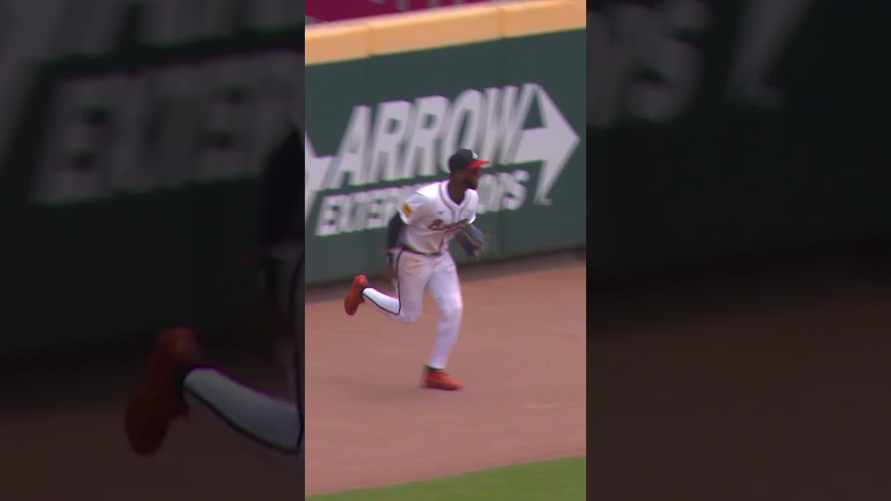 An UNBELIEVABLE catch by Jurickson Profar 😱