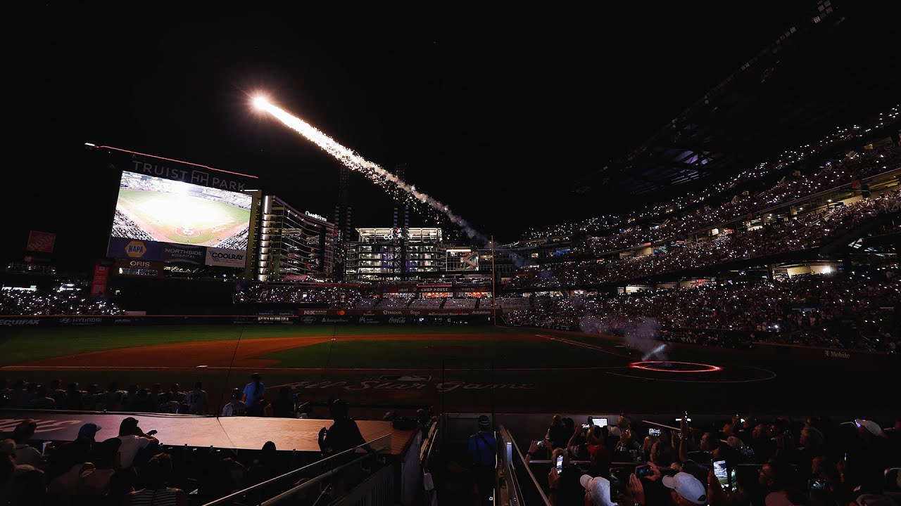 A hologram recreation of Hank Aaron's 715th home run is played during the 2025 All-Star Game! ❤️💙