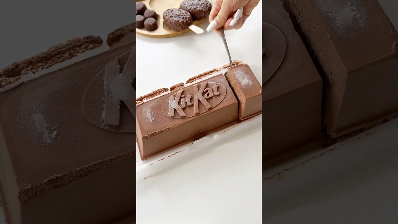 I can’t stop eating chocolate ice cream #asmr #food #chocolate #icecream #satisfying #asmrfood