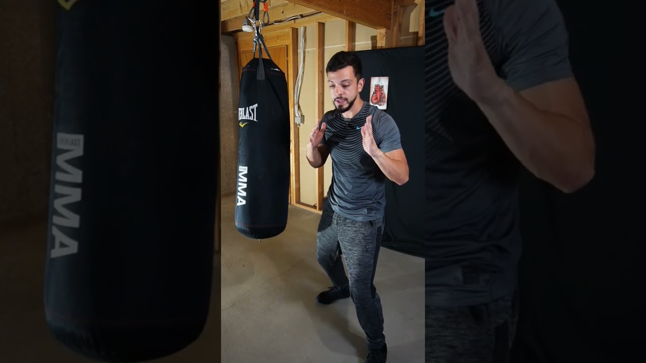 What is the difference between an ORTHODOX stance and a SOUTHPAW stance