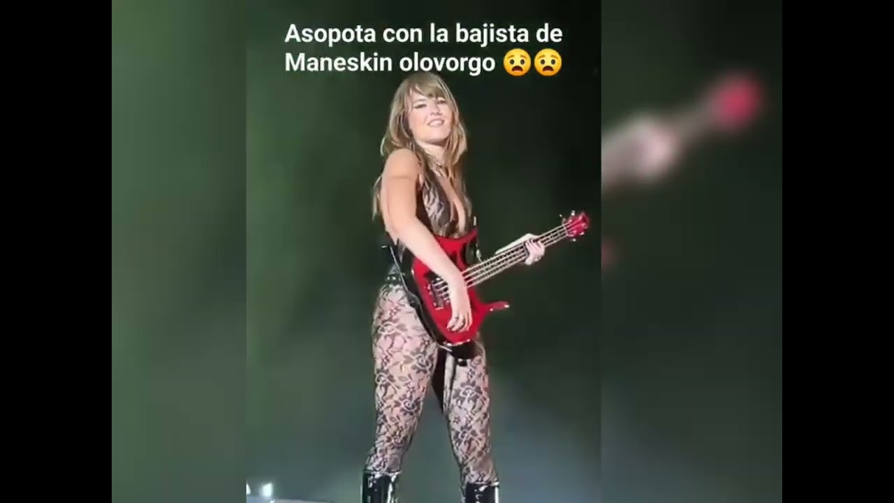 Victoria De Angelis ESPECTACULAR
